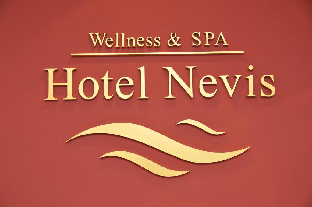 Hotel Nevis Wellness & Spa Oradea Exterior foto